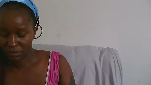 sluttylaura21 online show from March 11, 9:45 am