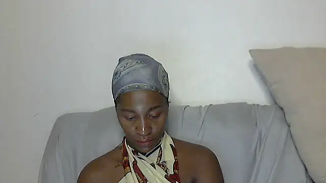 sluttylaura21 online show from March 13, 4:27 am