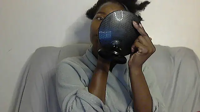 sluttylaura21 online show from March 18, 1:32 am