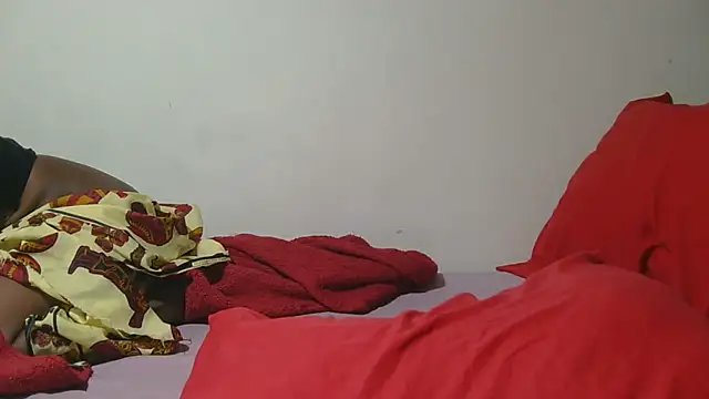 sluttylaura21 online show from September 17, 4:52 pm