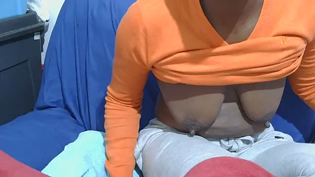 Snapshot of sluttylaura21 chatting on November 8, 4:40 pm sluttylaura21 online show from November 8, 4:40 pm