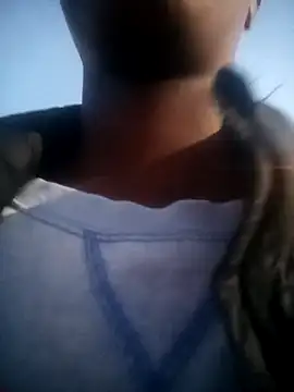 Snapshot of sluttylaura21 chatting on November 28, 5:04 pm sluttylaura21 online show from November 28, 5:04 pm