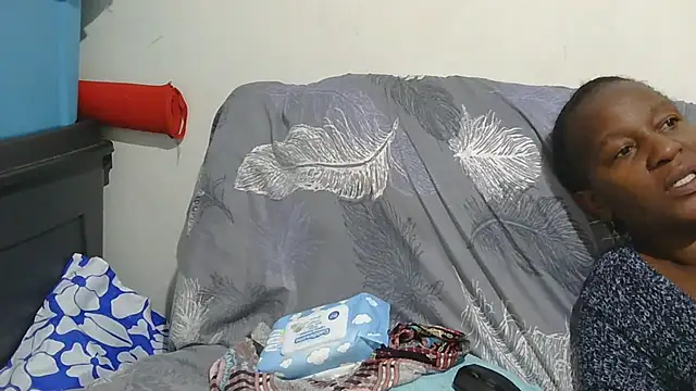 Snapshot of sluttylaura21 chatting on December 3, 5:55 pm sluttylaura21 online show from December 3, 5:55 pm