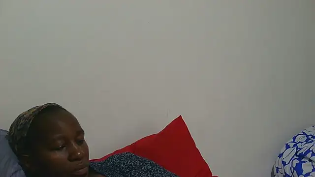 Snapshot of sluttylaura21 chatting on December 4, 6:01 am sluttylaura21 online show from December 4, 6:01 am