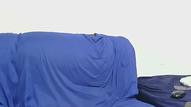 sluttylaura21 online show from March 15, 4:51 am