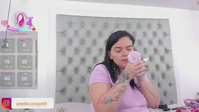 anette cooper online show from October 18, 3:42 am