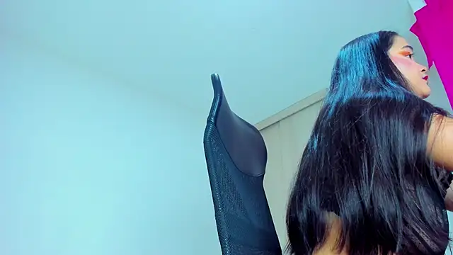 Snapshot of monica_little23 chatting on June 1, 7:26 pm monica little23 online show from June 1, 7:26 pm