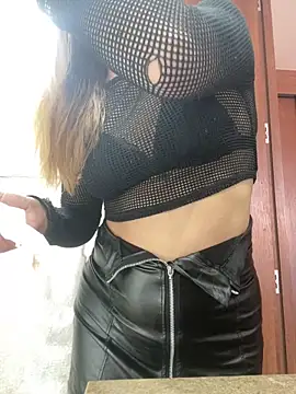 pamelao online show from May 6, 2:00 pm