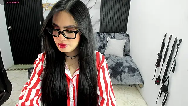 criss 21  online show from February 7, 8:12 pm