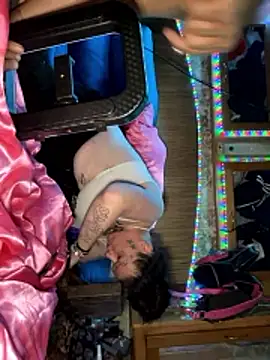 Snapshot of Codybabyy456 chatting on January 19, 4:11 pm Codybabyy456 online show from January 19, 4:11 pm