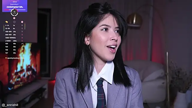 Snapshot of anniehillofficial chatting on October 11, 8:40 pm anniehillofficial online show from October 11, 8:40 pm