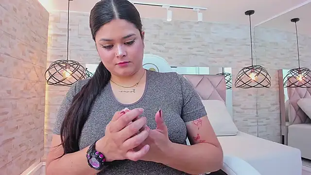 im mou  online show from January 24, 12:52 pm