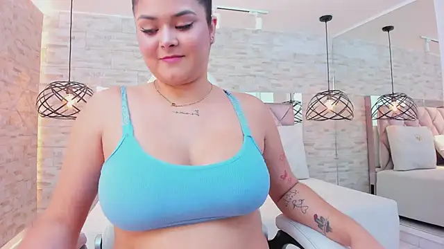 im mou  online show from January 25, 3:41 pm