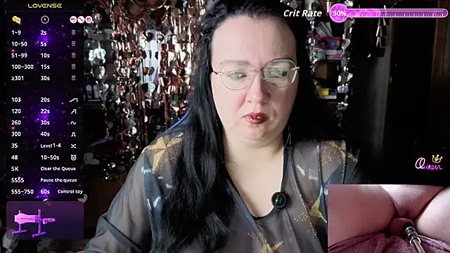 Snapshot of LeonaHarrison chatting on June 7, 2:05 am LeonaHarrison online show from June 7, 2:05 am