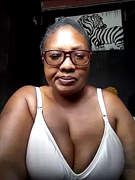 Snapshot of YELLOW_BONE chatting on January 19, 11:12 am YELLOW BONE online show from January 19, 11:12 am