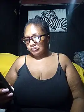 Snapshot of YELLOW_BONE chatting on January 20, 12:46 am YELLOW BONE online show from January 20, 12:46 am