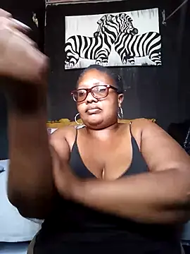 Snapshot of YELLOW_BONE chatting on January 21, 9:35 am YELLOW BONE online show from January 21, 9:35 am