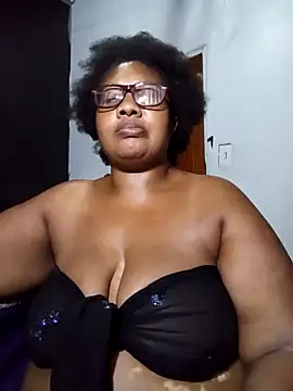Snapshot of YELLOW_BONE chatting on January 27, 7:35 pm YELLOW BONE online show from January 27, 7:35 pm