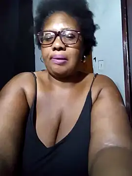 Snapshot of YELLOW_BONE chatting on January 31, 8:01 pm YELLOW BONE online show from January 31, 8:01 pm