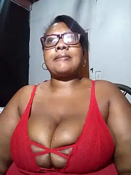 Snapshot of YELLOW_BONE chatting on February 11, 8:20 pm YELLOW BONE online show from February 11, 8:20 pm