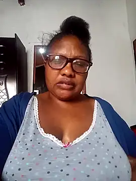 Snapshot of YELLOW_BONE chatting on February 15, 8:22 am YELLOW BONE online show from February 15, 8:22 am
