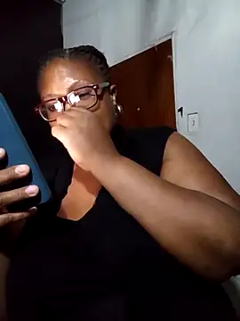 Snapshot of YELLOW_BONE chatting on February 27, 7:26 pm YELLOW BONE online show from February 27, 7:26 pm