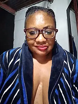 Snapshot of YELLOW_BONE chatting on March 4, 12:07 am YELLOW BONE online show from March 4, 12:07 am