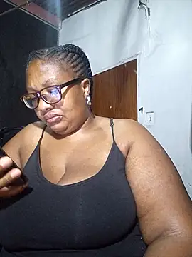 Snapshot of YELLOW_BONE chatting on March 6, 12:54 am YELLOW BONE online show from March 6, 12:54 am