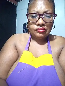 Snapshot of YELLOW_BONE chatting on March 16, 1:17 am YELLOW BONE online show from March 16, 1:17 am