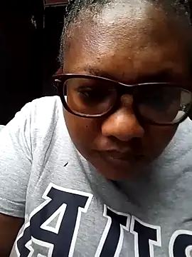 Snapshot of YELLOW_BONE chatting on March 17, 8:51 am YELLOW BONE online show from March 17, 8:51 am