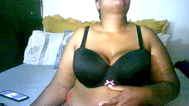 Snapshot of YELLOW_BONE chatting on September 17, 8:16 am YELLOW BONE online show from September 17, 8:16 am