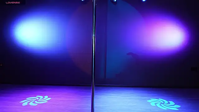 Snapshot of Masha_2002 chatting on November 18, 8:46 pm Masha 2002 online show from November 18, 8:46 pm