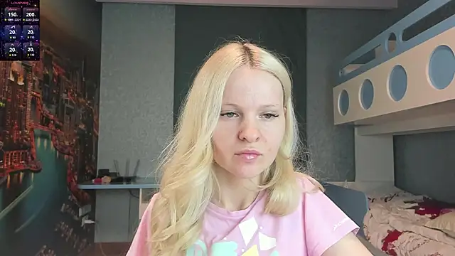 Snapshot of Masha_2002 chatting on June 2, 5:15 pm Masha 2002 online show from June 2, 5:15 pm