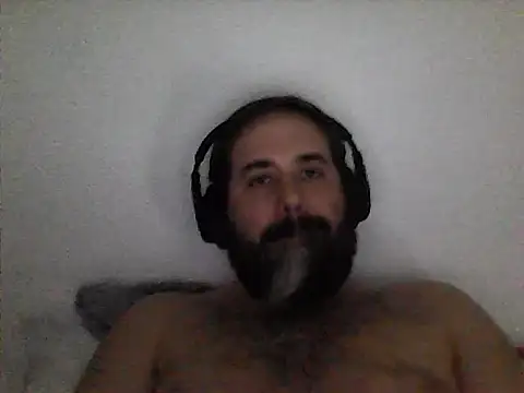 Snapshot of The_Masterxxx14 chatting on April 28, 4:23 pm The Masterxxx14 online show from April 28, 4:23 pm
