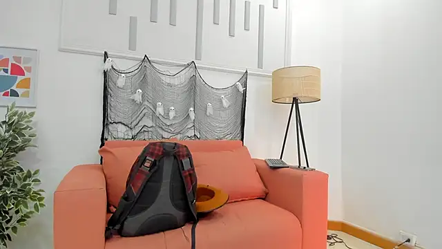 veronica salas online show from October 31, 9:05 pm