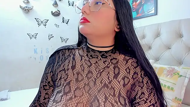 NayaWayne online show from April 17, 2:20 pm