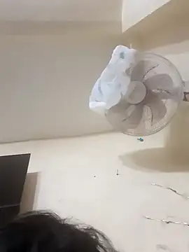 Snapshot of xxmoxxx chatting on December 21, 8:43 pm xxmoxxx online show from December 21, 8:43 pm