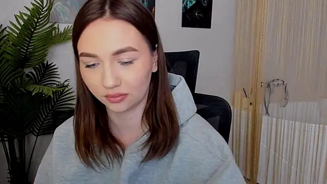 GracefulLook online show from February 17, 10:36 pm