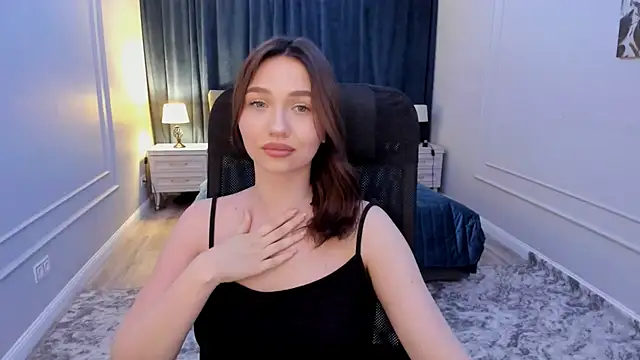 GracefulLook online show from March 18, 2:36 am