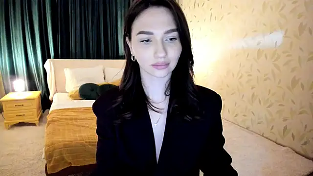 GracefulLook online show from October 4, 7:45 pm