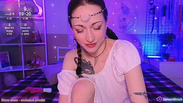 ServantBrook online show from February 18, 6:04 am