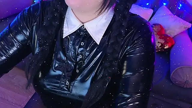 Snapshot of wickedxqueen chatting on January 1, 11:40 pm wickedxqueen online show from January 1, 11:40 pm