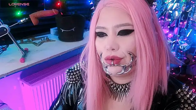 Snapshot of wickedxqueen chatting on February 8, 5:29 am wickedxqueen online show from February 8, 5:29 am