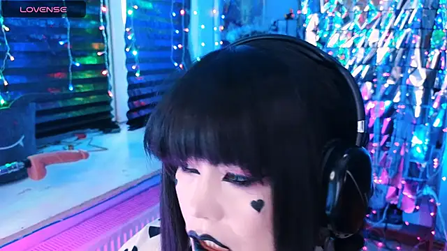 Snapshot of wickedxqueen chatting on February 20, 5:44 am wickedxqueen online show from February 20, 5:44 am