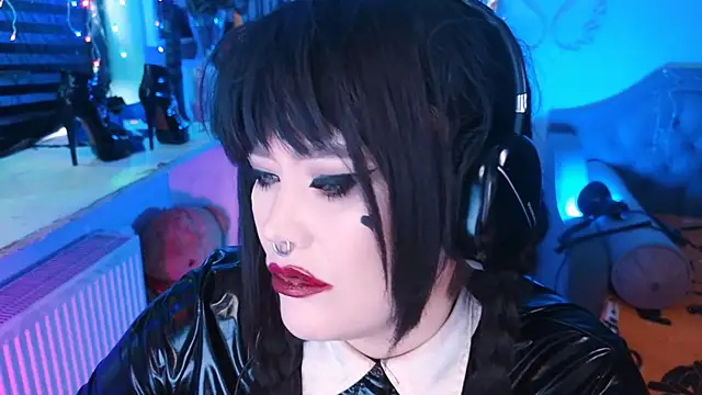 Snapshot of wickedxqueen chatting on March 1, 10:31 pm wickedxqueen online show from March 1, 10:31 pm