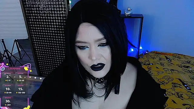 Snapshot of wickedxqueen chatting on April 18, 3:16 pm wickedxqueen online show from April 18, 3:16 pm
