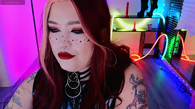wickedxqueen online show from June 14, 8:55 pm