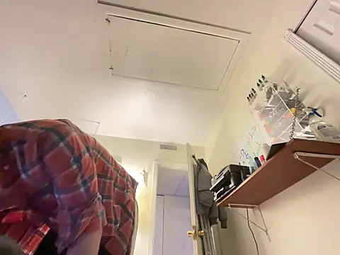 Snapshot of Fr4nk1eFFuxxx chatting on February 10, 8:42 am Fr4nk1eFFuxxx online show from February 10, 8:42 am