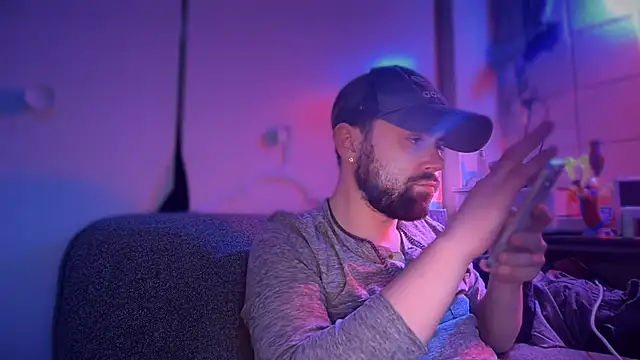 Snapshot of Fr4nk1eFFuxxx chatting on March 21, 12:06 pm Fr4nk1eFFuxxx online show from March 21, 12:06 pm