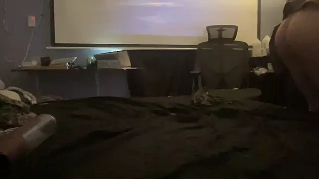 Snapshot of Fr4nk1eFFuxxx chatting on September 19, 10:10 pm Fr4nk1eFFuxxx online show from September 19, 10:10 pm